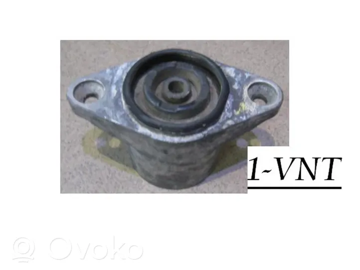 Volkswagen PASSAT B5 Staffa di rinforzo per l’ammortizzatore anteriore 3B0513353