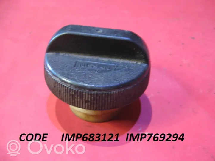 Nissan NX 100 Bouchon de réservoir essence IMP683121