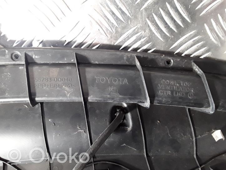 Toyota Yaris Zierleiste Windschutzscheibe Frontscheibe 557830D040