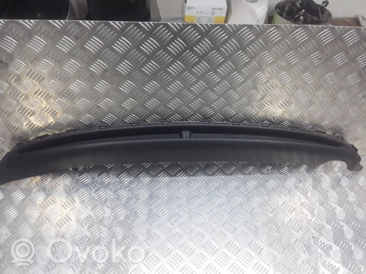 Hyundai i30 Moldura embellecedora de la barra del amortiguador trasero 86689A6000