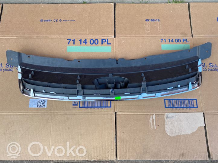 Ford Kuga I Front bumper upper radiator grill 8V41R7081A