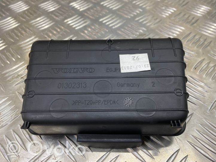 Volvo V40 Panelės stalčiuko/lentinėlės paklotėlis 01302313