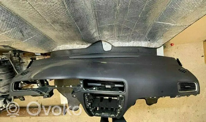 Volkswagen Jetta VI Dashboard 5C7857002C