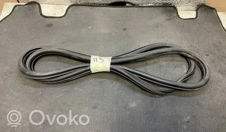 Volkswagen Jetta VI Rear door rubber seal (on body) 5C6867914B