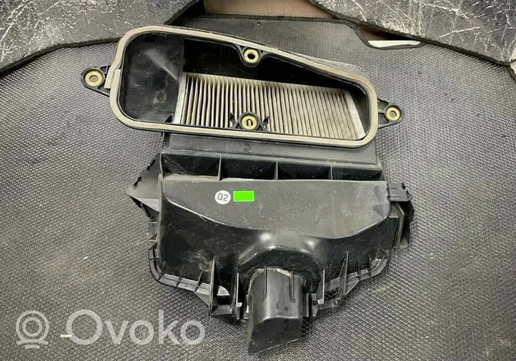 Mercedes-Benz ML W166 Boîtier de filtre à air A1668300040