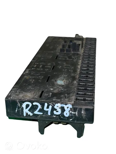 Audi 80 90 B3 Module de fusibles 443941822