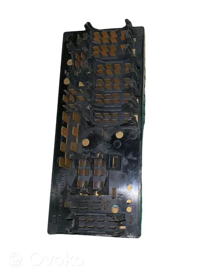 Audi 100 200 5000 C3 Module de fusibles 443941822A