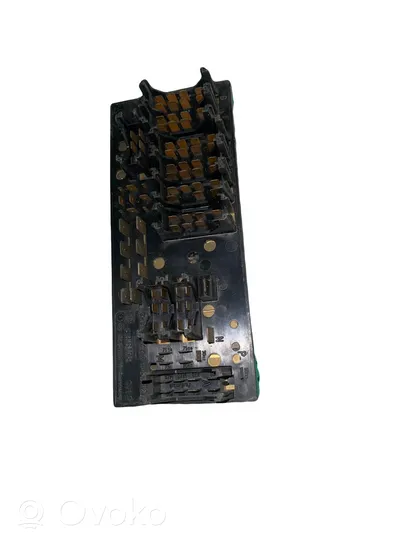 Audi 80 90 B3 Fuse module 443341822