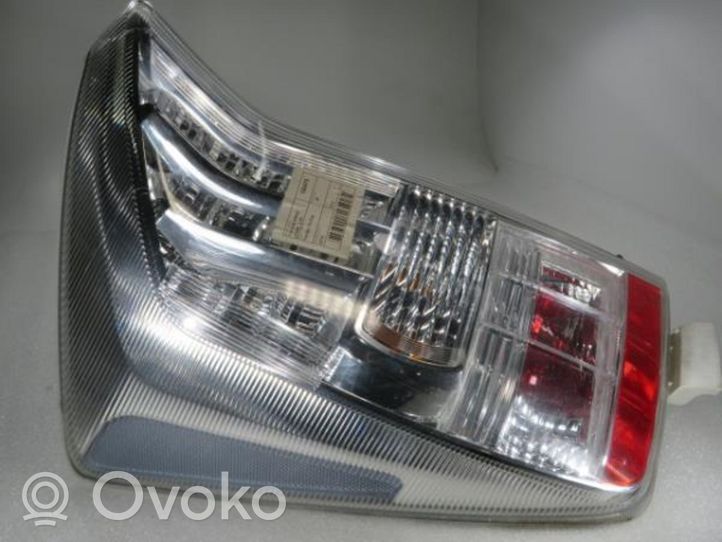 Toyota Prius (XW30) Lampy tylnej klapy bagażnika 