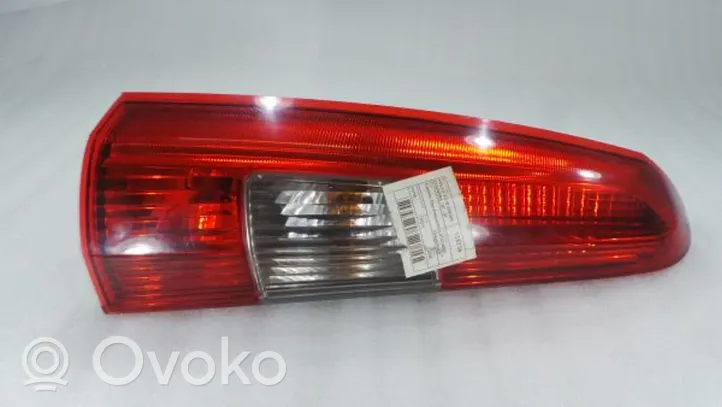 Volvo XC70 Lampy tylnej klapy bagażnika 