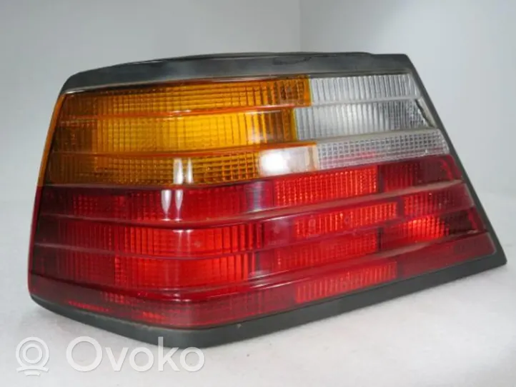 Mercedes-Benz E W124 Lampy tylnej klapy bagażnika 