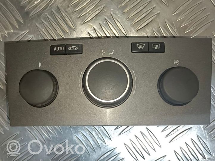 Opel Astra H Panel klimatyzacji / Ogrzewania 901512400003