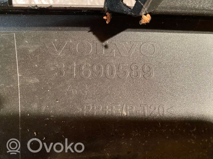 Volvo V60 Zderzak przedni 31690589