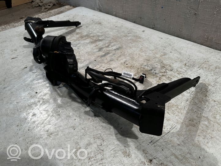 Audi Q3 F3 Hak holowniczy / Komplet 83A800495