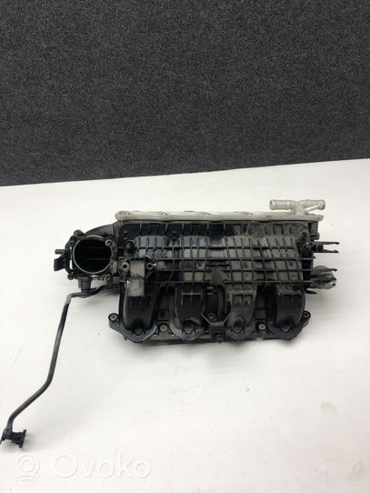 Audi A1 Intake manifold 04E145749B