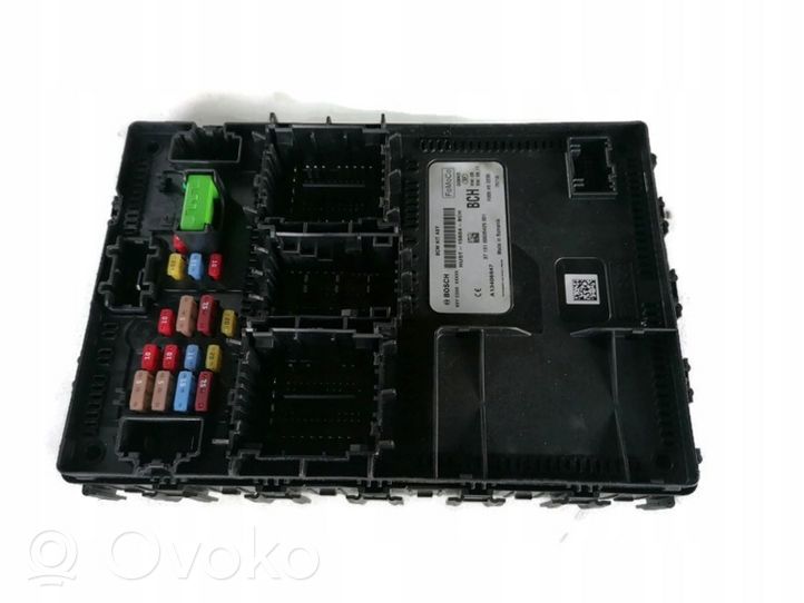 Ford Fiesta Module de fusibles HU5T15604BCH