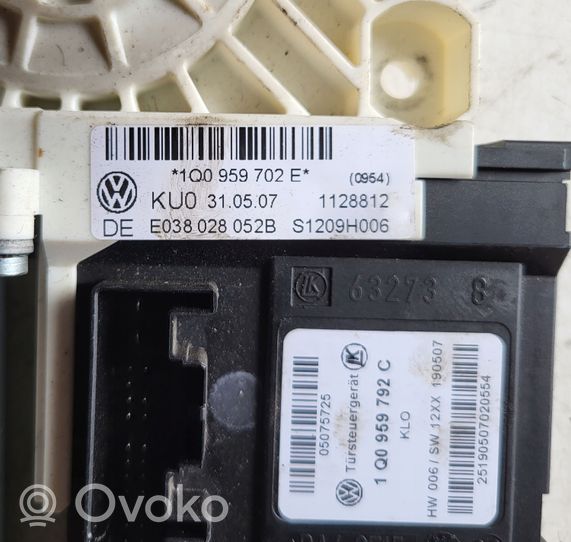 Volkswagen Eos Front door window regulator motor 1Q0959702E