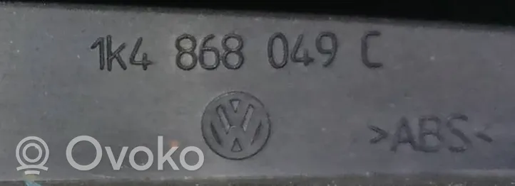 Volkswagen Jetta V Etuoven ikkunan kytkimen kehys 1K4868049C