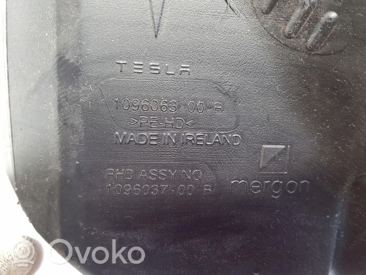 Tesla Model 3 Zbiornik płynu do spryskiwaczy szyby przedniej / czołowej 1096063-00-B