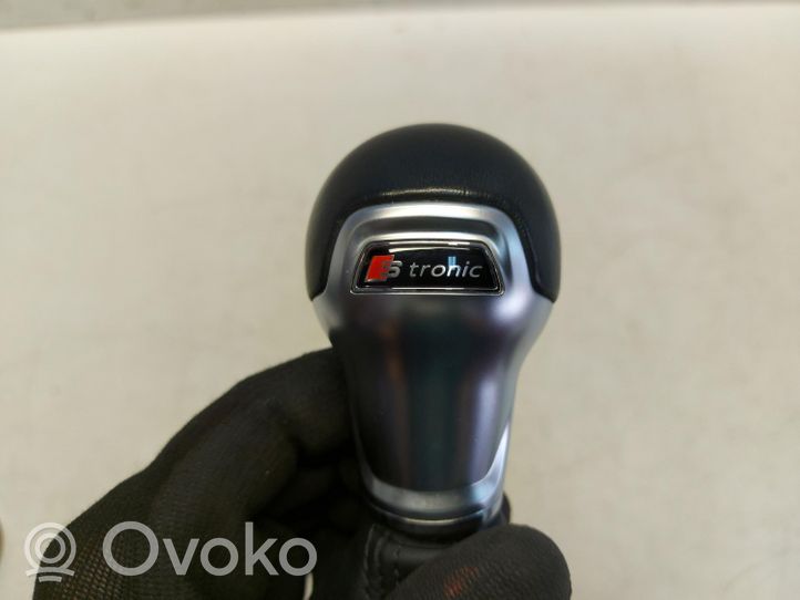 Audi Q2 - Drążek / Pokrętło zmiany biegów 81C713139