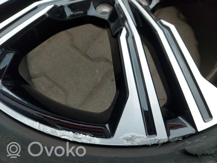 Volvo XC40 Felgi aluminiowe R16 31471556