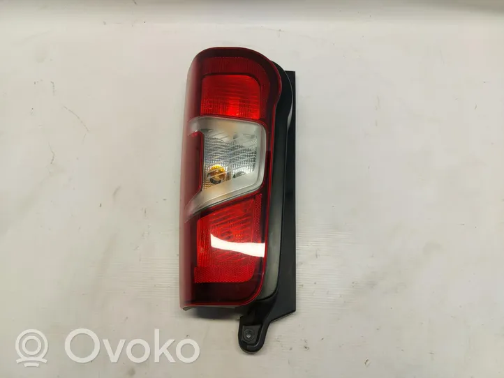 Opel Combo E Lampa tylna 9820554880