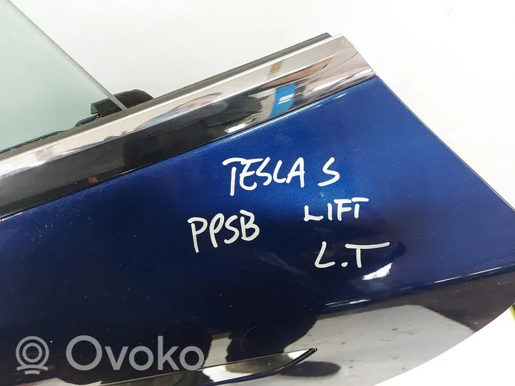 Tesla Model S Takaovi 