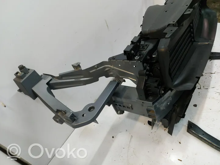 Volvo XC40 Pannello di supporto del radiatore 