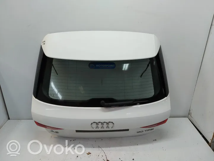 Audi A3 8Y Takaluukun/tavaratilan kansi 