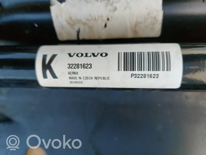Volvo XC40 Belka osi przedniej 