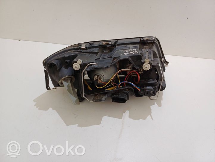 Audi A6 S6 C5 4B Phare frontale 14847300