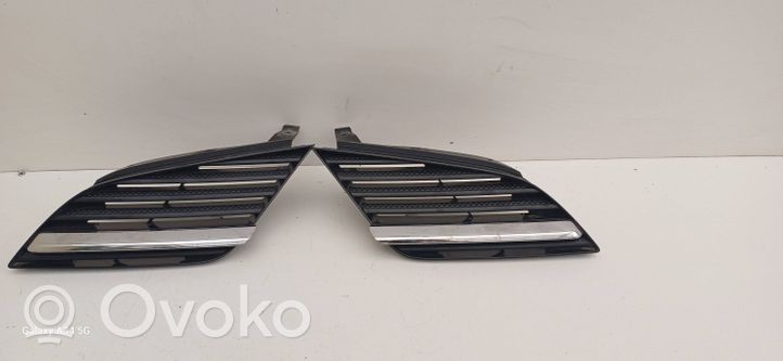 Nissan Primera Grille calandre supérieure de pare-chocs avant 62330