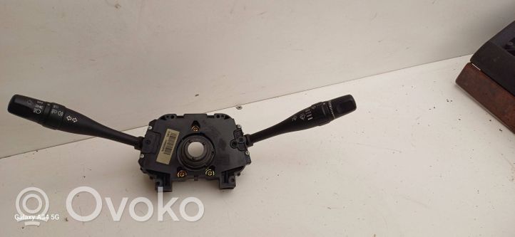 Nissan Almera Tino Pyyhkimen/suuntavilkun vipukytkin 54035041