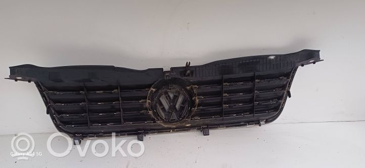 Volkswagen PASSAT B5.5 Etupuskurin ylempi jäähdytinsäleikkö 3B0853651J