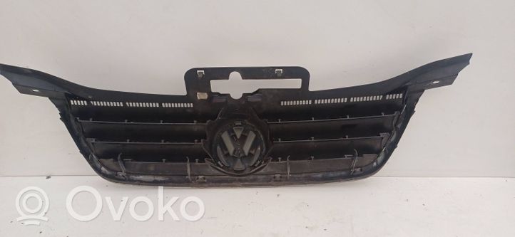 Volkswagen PASSAT B5.5 Etupuskurin ylempi jäähdytinsäleikkö 1T0853601