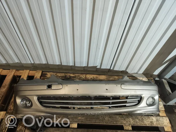 Mercedes-Benz C W203 Belka zderzaka przedniego A2038850965