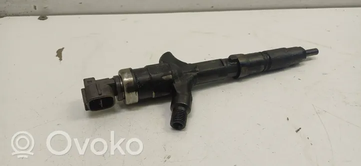 Toyota Corolla Verso E121 Fuel injector 2367027020