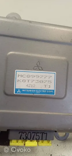Mitsubishi Pajero Calculateur moteur ECU MC899777