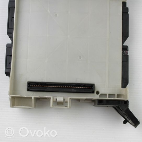 Lexus RX 450H Module de fusibles 8273048Z50A