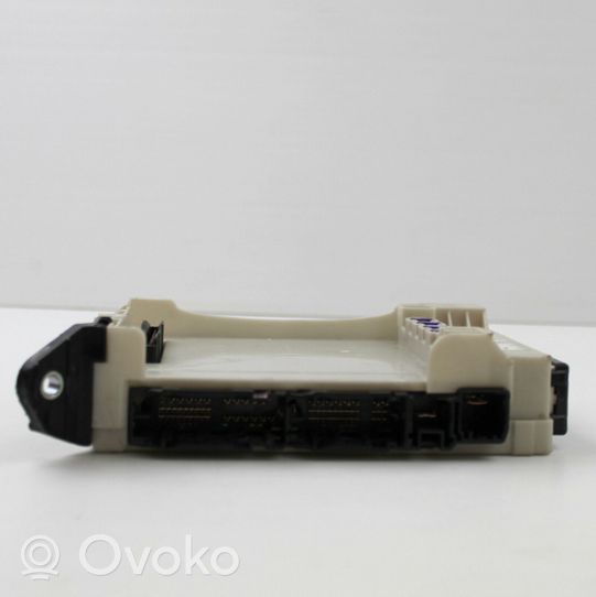 Lexus RX 450H Module de fusibles 8273048Z50A