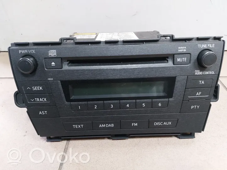 Toyota Prius (XW30) Panel / Radioodtwarzacz CD/DVD/GPS 8612047330