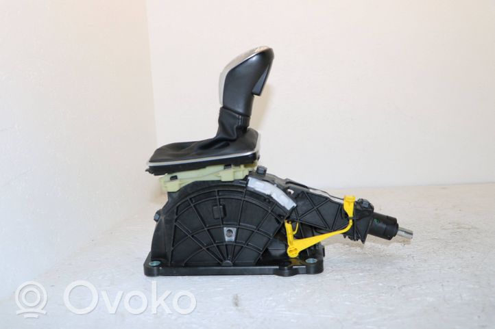 Volvo V40 Gear shifter/selector 31256999