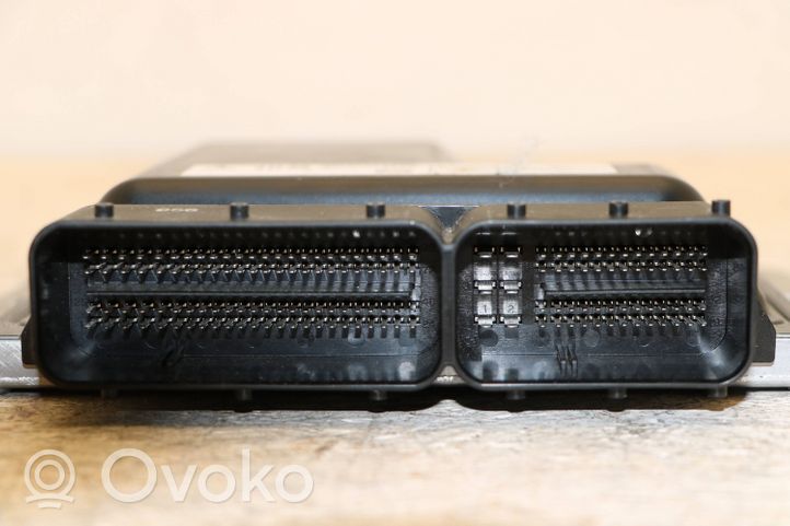 Mitsubishi L200 Dzinēja vadības bloks 1860B581