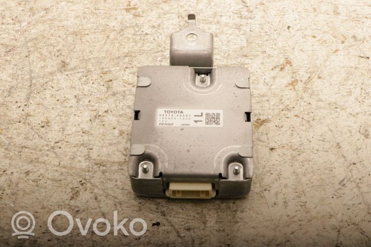 Toyota RAV 4 (XA50) Boîtier module alarme 86572-42051