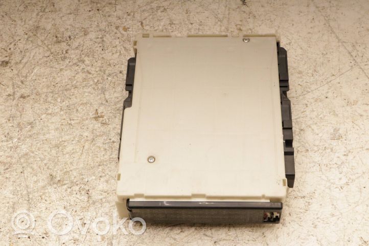 Toyota RAV 4 (XA50) Module confort 82730-42890-B