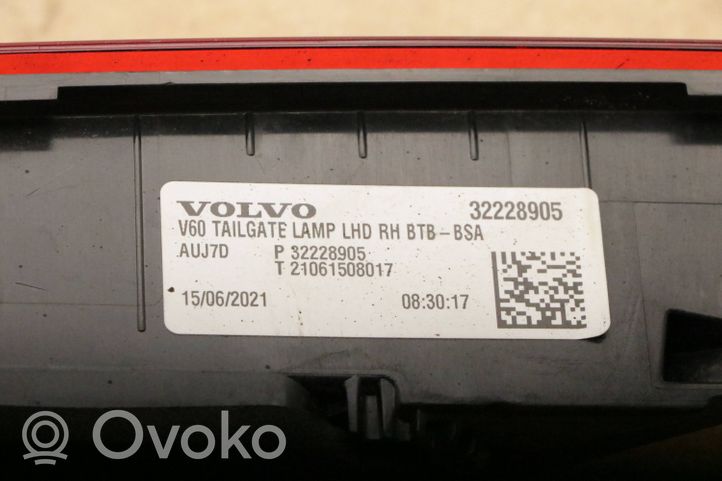 Volvo V60 Lampy tylnej klapy bagażnika P32228905
