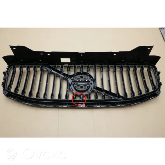 Volvo XC60 Front bumper upper radiator grill 31425535