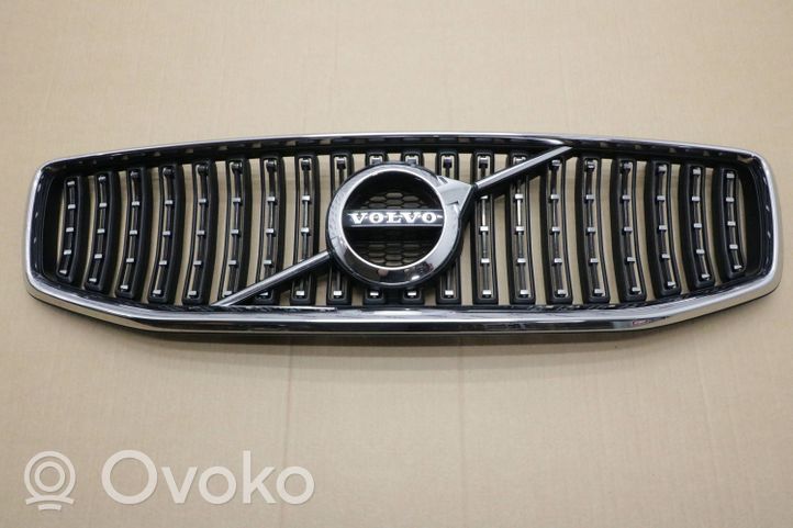 Volvo V60 Maskownica / Grill / Atrapa górna chłodnicy 32132230