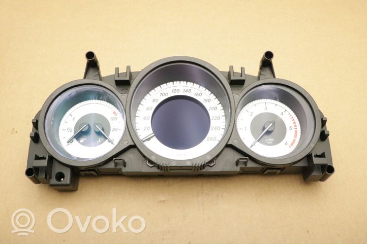 Mercedes-Benz C W204 Tachimetro (quadro strumenti) A2049004108