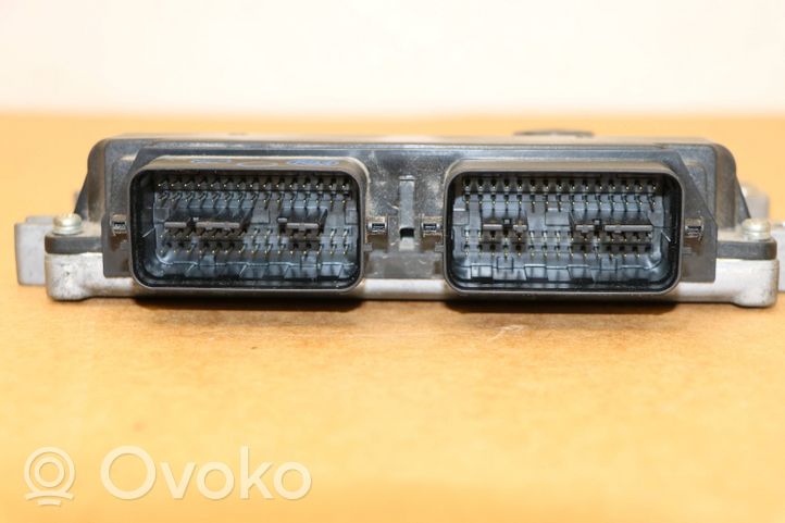 Suzuki Grand Vitara II Variklio valdymo blokas 112300-5930